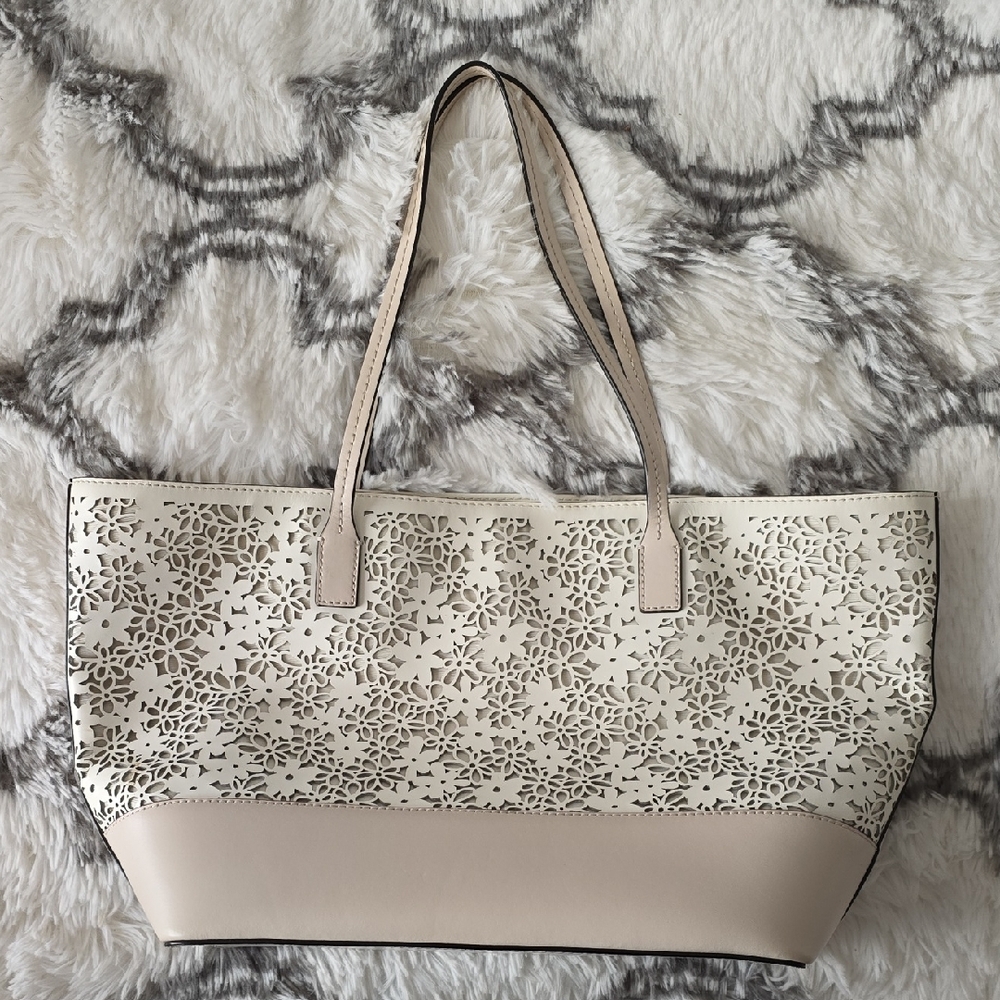 Kate Spade Chic Cream Cut-Out Tote Bag - Picture 3 of 11